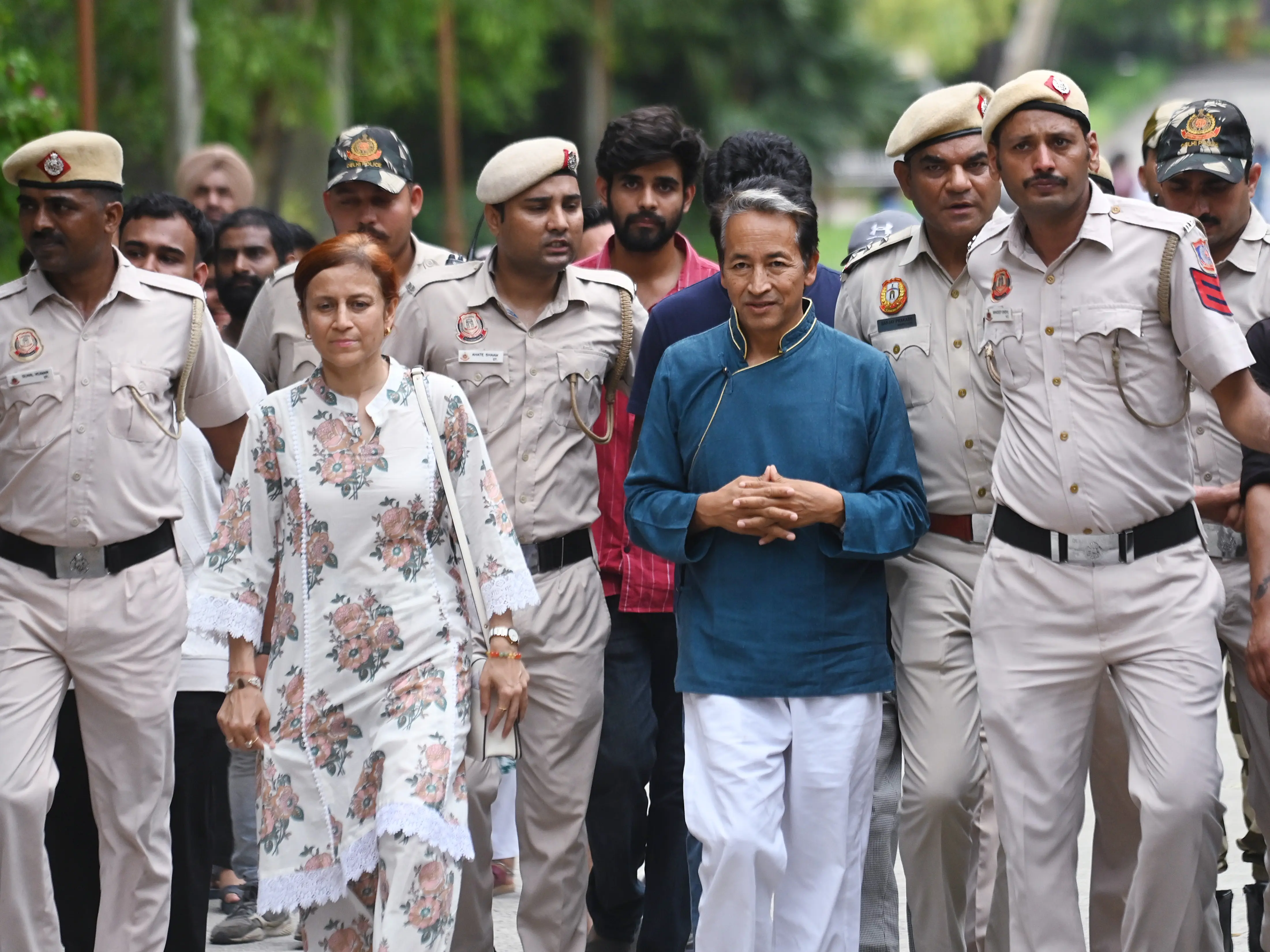 First anniversary of Leh violence: LG approves withdrawal of Cases against 20, Sonam Wangchuk helds march First anniversary of Leh violence: LG approves withdrawal of Cases against 20, Sonam Wangchuk helds march