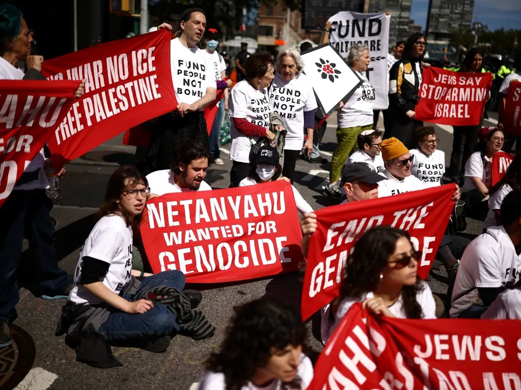 'Fund people, not bombs': Hundreds take to New York streets as Netanyahu delivers speech at UN; dozens arrested 'Fund people, not bombs': Hundreds take to New York streets as Netanyahu delivers speech at UN; dozens arrested