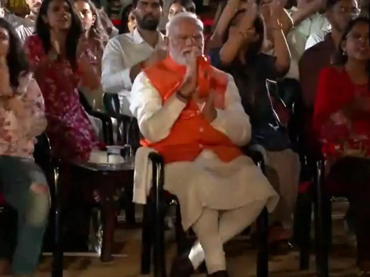Watch: PM Modi joins Bhajan Clubbing event in Delhi on Deendayal Upadhyaya's birth anniversary Watch: PM Modi joins Bhajan Clubbing event in Delhi on Deendayal Upadhyaya's birth anniversary