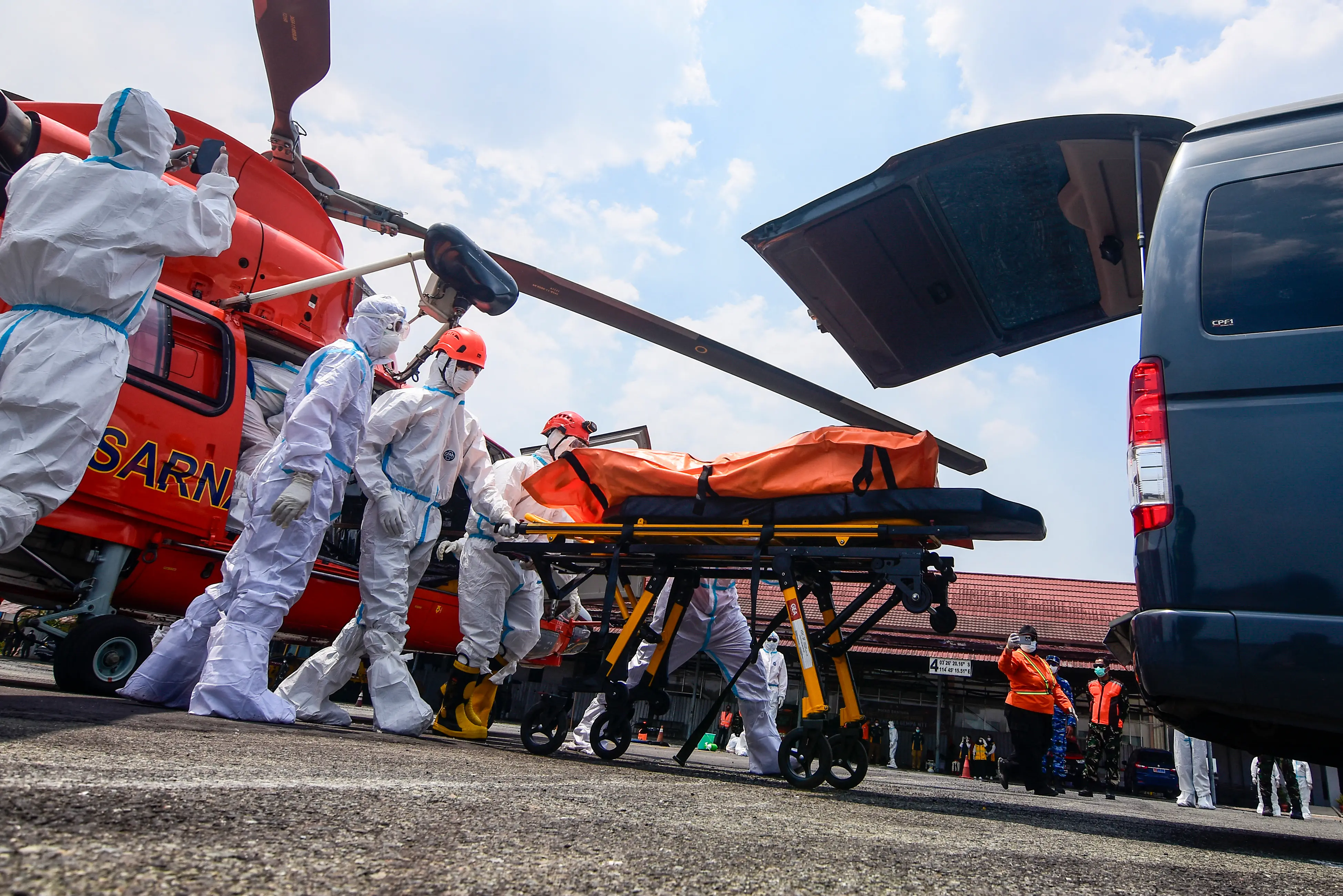 Death toll rises to 64 in Indonesia's Java Sea ferry incident; 71 still missing