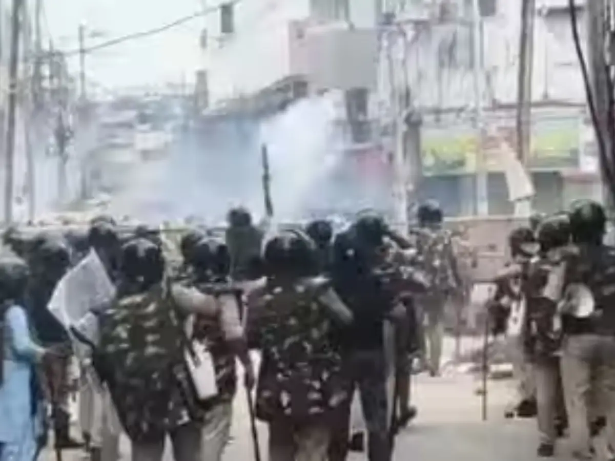 Protest in Ujjain over portion of Shahi Masjid removal: Stone-pelting reported, tear gas used Protest in Ujjain over portion of Shahi Masjid removal: Stone-pelting reported, tear gas used