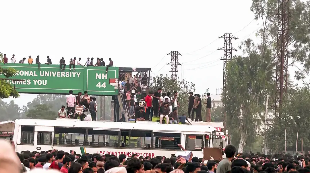 LPU students loot laptops, gadgets, pick food from university mall amid protests; videos surface