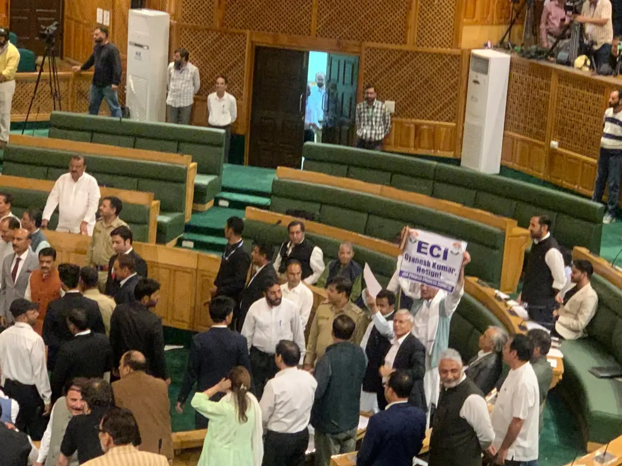 J&K assembly passes statehood resolution. Omar Abdullah: If statehood depends on end of militancy, decision will depend on Pakistan J&K assembly passes statehood resolution. Omar Abdullah: If statehood depends on end of militancy, decision will depend on Pakistan