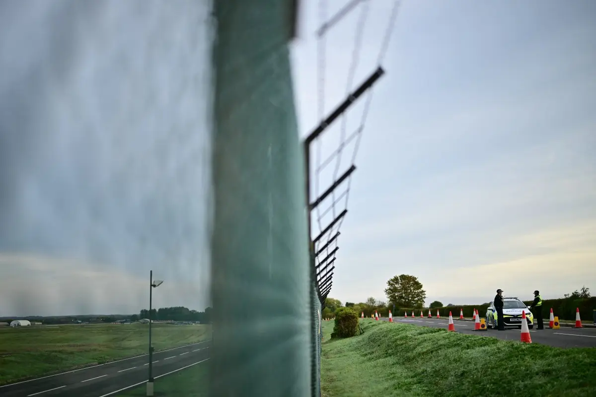 Police probe possible 'Iran-link' in arrests near RAF Fairford, Streeting says too early to speculate