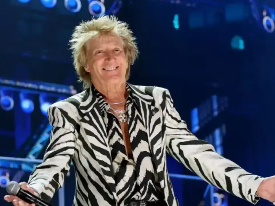 Rod Stewart announces final rock and roll tour following health concerns; details inside Rod Stewart announces final rock and roll tour following health concerns; details inside