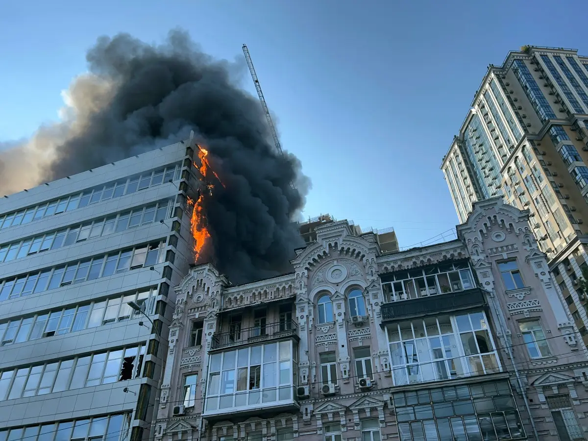 Russia's strikes on Kyiv & Dnipro cause multiple fatalities, Zelensky warns of retaliation | Gravitas