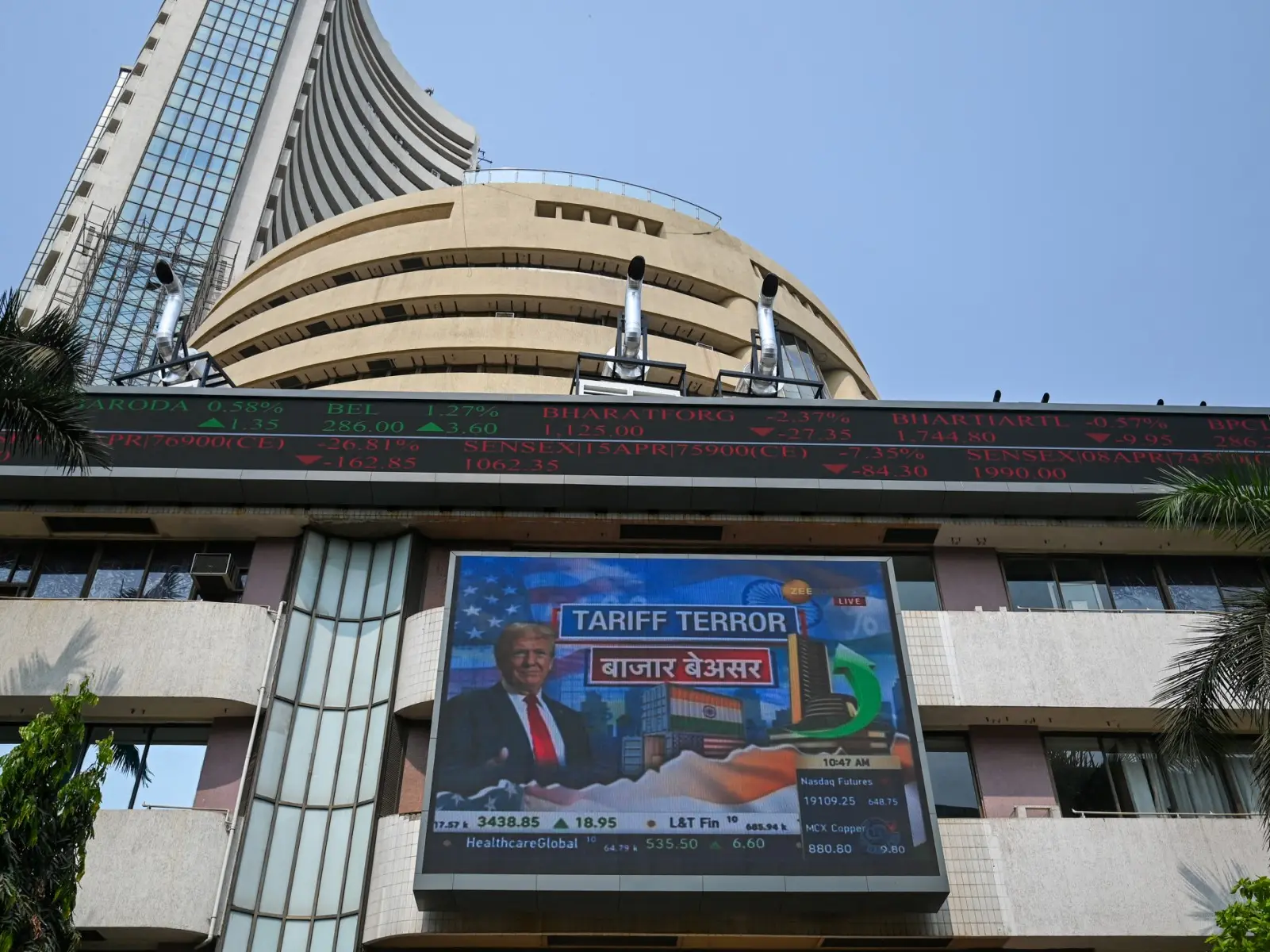 Indian stock market crashes, 7.4 lakh crore wiped out: What is driving the fall? Indian stock market crashes, 7.4 lakh crore wiped out: What is driving the fall?