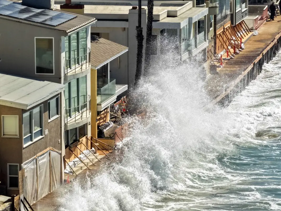 Hurricane Polo makes landfall in Mexico as a strong Category 3 storm Hurricane Polo makes landfall in Mexico as a strong Category 3 storm