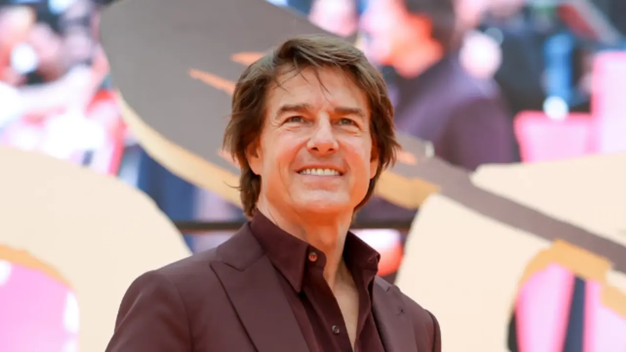 Tom Cruise surprises woman doomscrolling at work, viral video wins hearts online | Watch