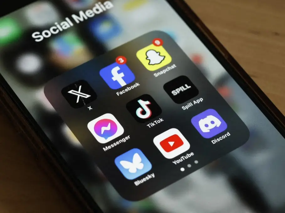 India mulls banning social media accounts for minors as SC steps in | Gravitas India mulls banning social media accounts for minors as SC steps in | Gravitas