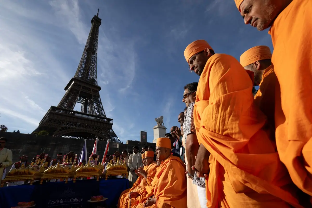 Eiffel Tower chief steps down after BAPS row over removal of female staff: What happened?