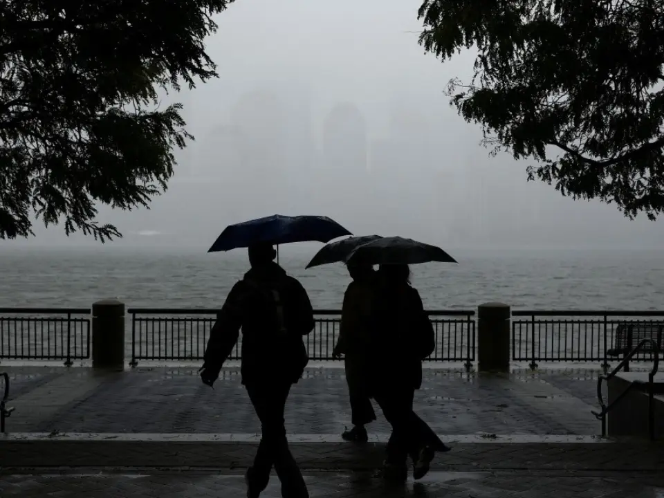Two hurricanes and a storm could spawn 'hybrid' storm predicted to bring 8 inches of snow to parts of US Two hurricanes and a storm could spawn 'hybrid' storm predicted to bring 8 inches of snow to parts of US