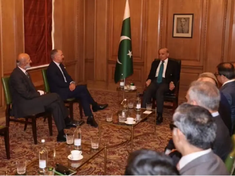 ‘Yahoodi agent’, ‘begging for funds’: Pakistanis slam PM Shehbaz Sharif over meeting with Israel-linked Rothschild & Co ‘Yahoodi agent’, ‘begging for funds’: Pakistanis slam PM Shehbaz Sharif over meeting with Israel-linked Rothschild & Co