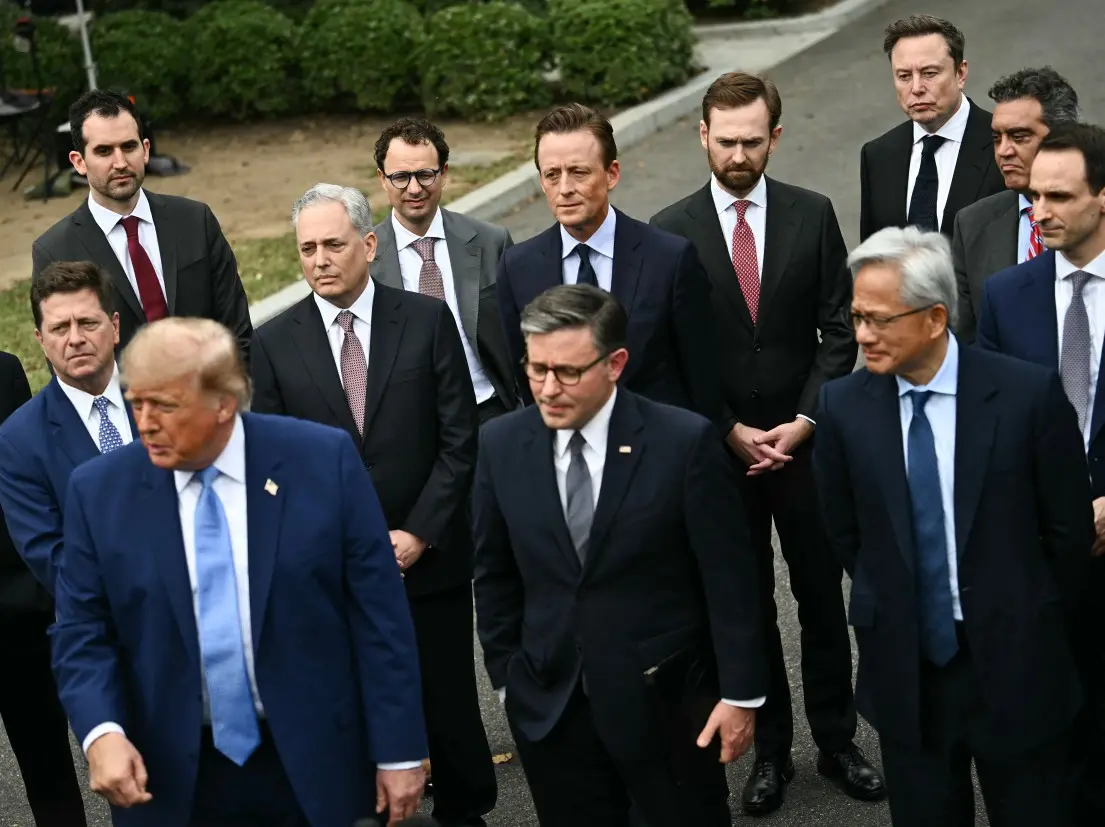 US economy sends mixed signals weeks before midterms US economy sends mixed signals weeks before midterms