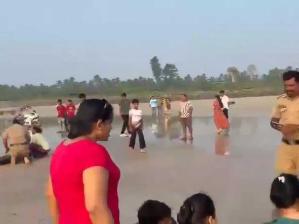 Diveagar tragedy: Eight students dead, one missing after drowning at beach in Raigad Diveagar tragedy: Eight students dead, one missing after drowning at beach in Raigad