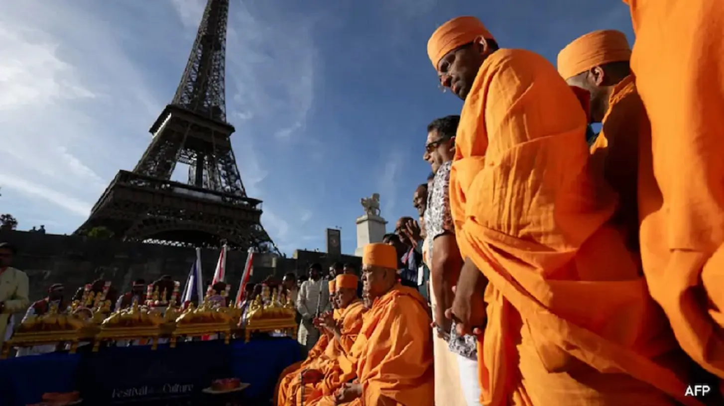 Eiffel Tower probe finds ‘no explicit request’ from BAPS delegation to remove female staff