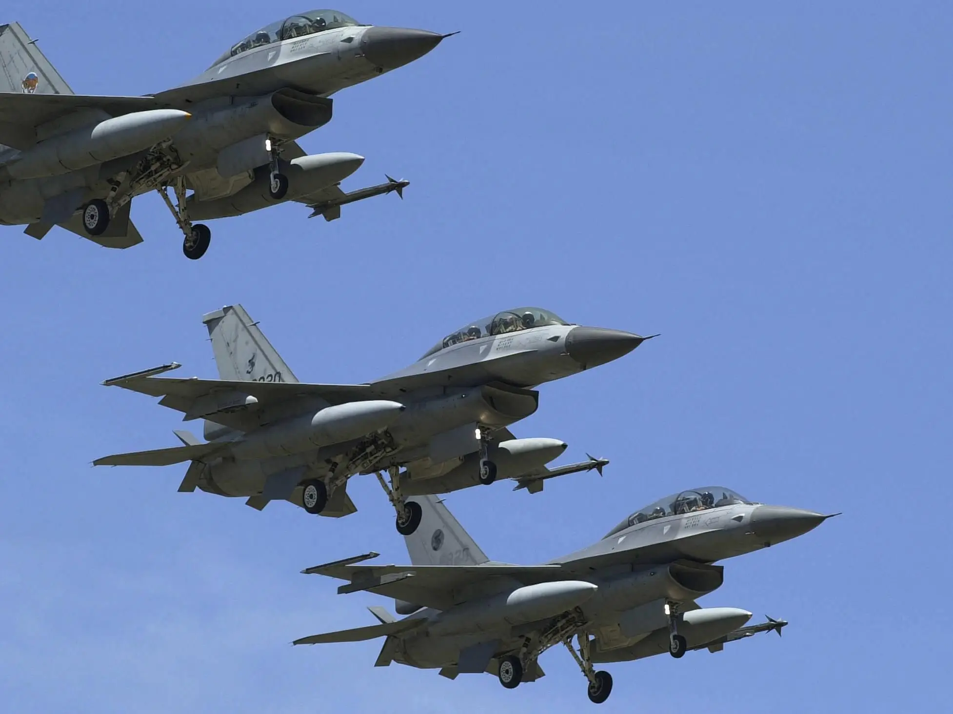 Taiwan receives first F-16V fighter jets from US amid China tensions Taiwan receives first F-16V fighter jets from US amid China tensions