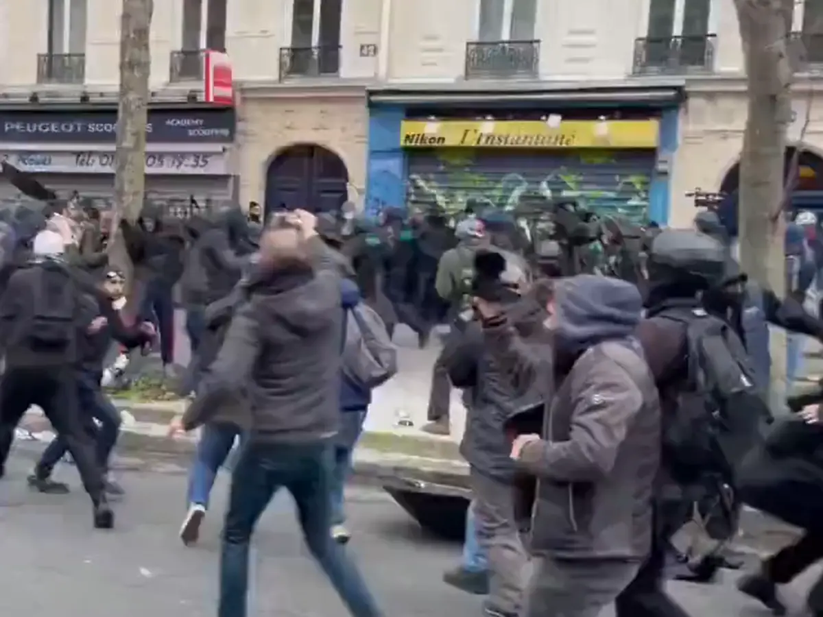 France Shuts Over 400 Schools as Student Protests Turn Violent