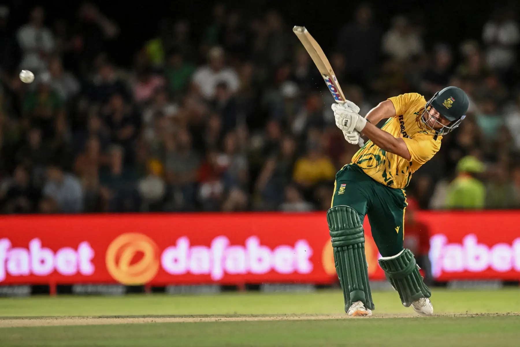 Lhuan-dre Pretorius breaks Gayle’s record for highest T20 score with sensational unbeaten 188