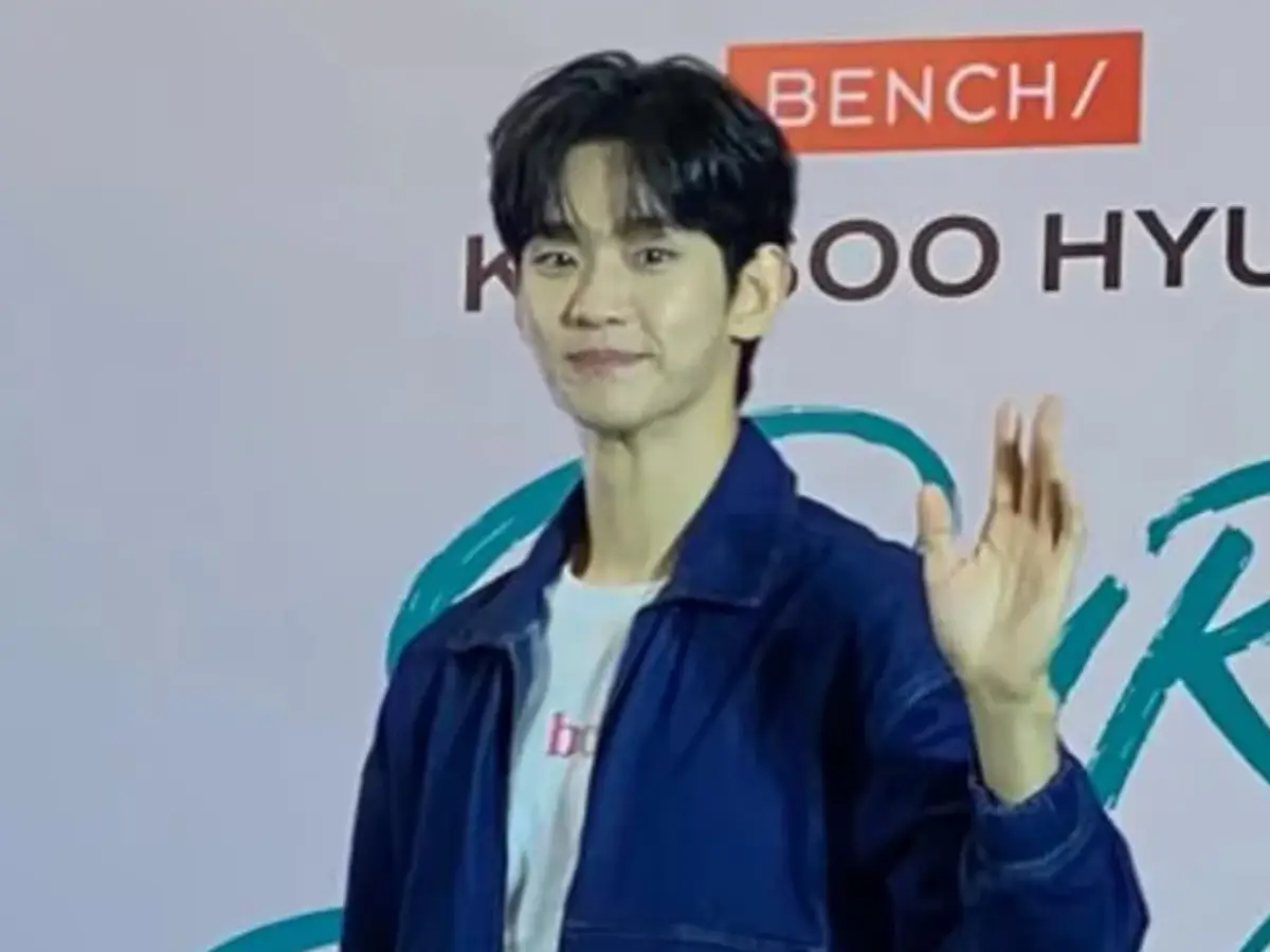Kim Soo Hyun gets heartfelt Manila welcome after long hiatus Kim Soo Hyun gets heartfelt Manila welcome after long hiatus