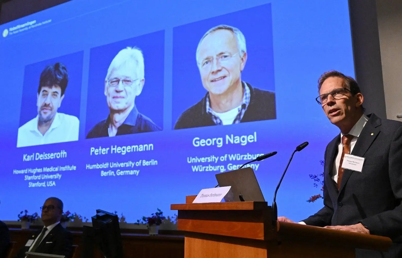 Karl Deisseroth, Peter Hegemann and Georg Nagel win Nobel Prize in Medicine for 'optogenetics'
