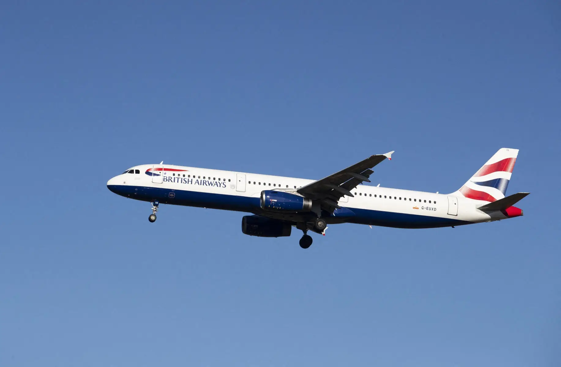 British Airways BA295 squawks 7700, drops 28,000 feet before turning back to London