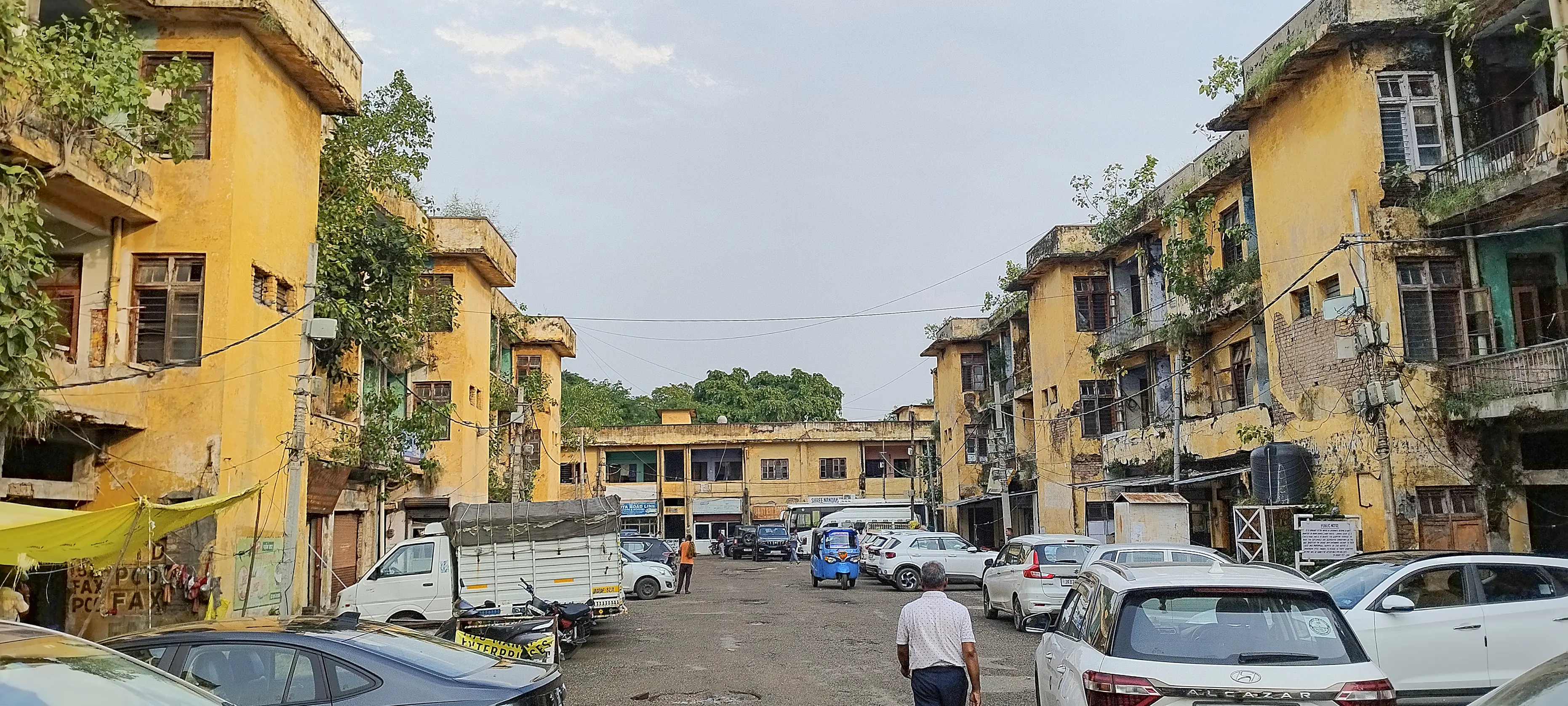 Ceiling collapses at South Delhi PG days after Satya Niketan tragedy, raises fresh safety concerns for students