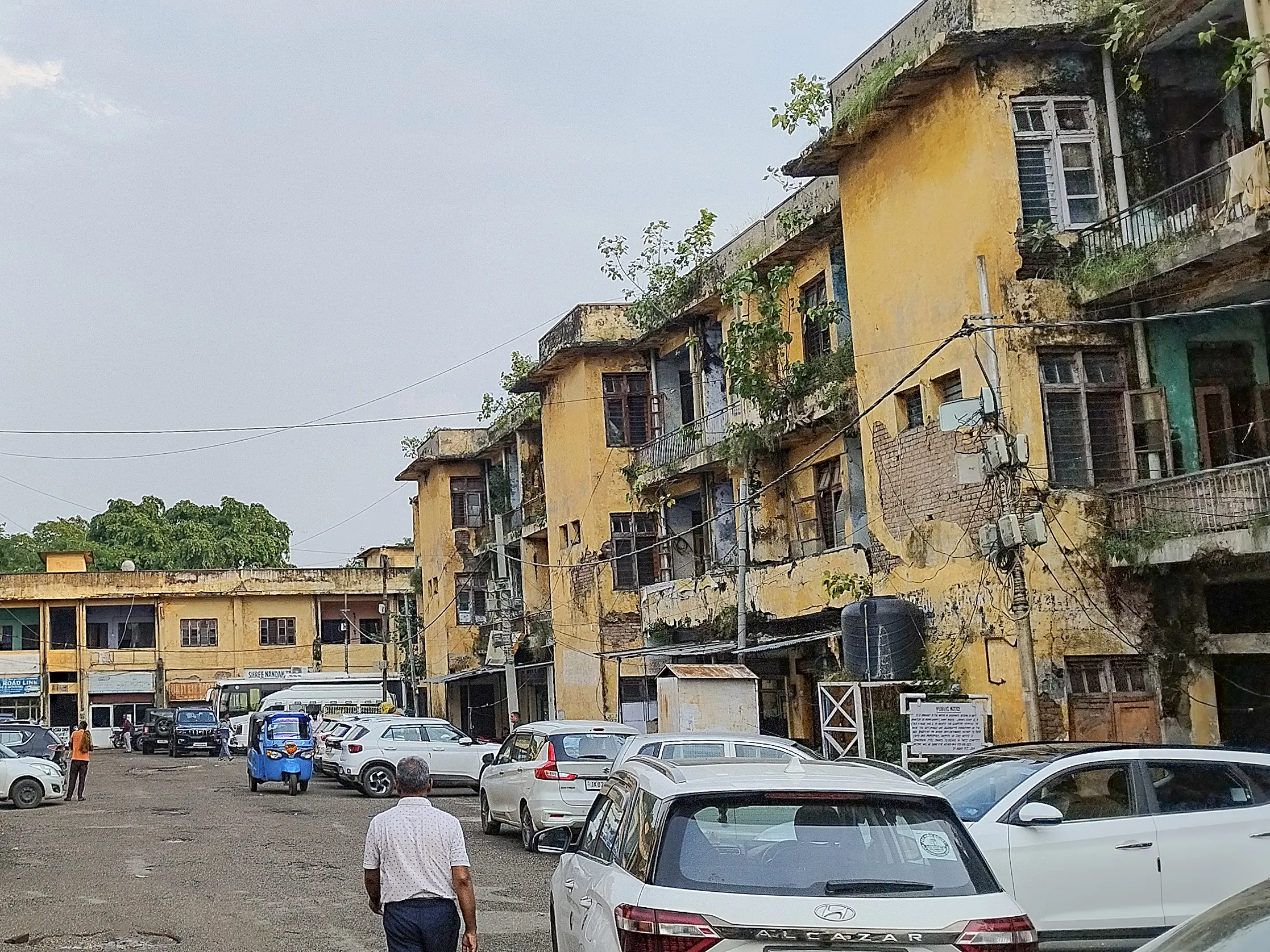 Ceiling collapses at South Delhi PG days after Satya Niketan tragedy, raises fresh safety concerns for students Ceiling collapses at South Delhi PG days after Satya Niketan tragedy, raises fresh safety concerns for students