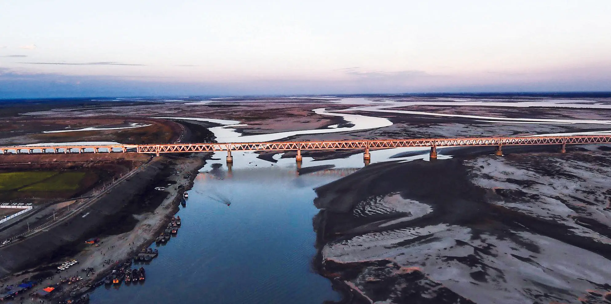 Strategic connectivity: Bridges and tunnels