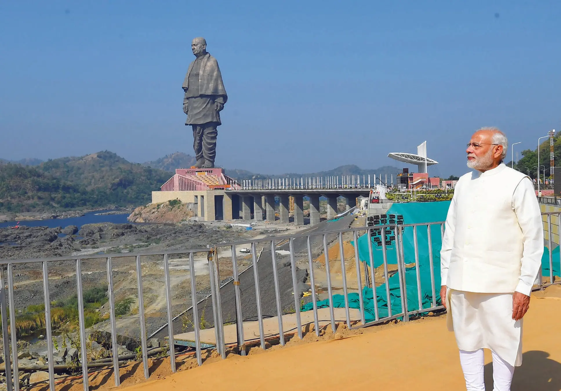 Memorials of sacrifice and nationhood