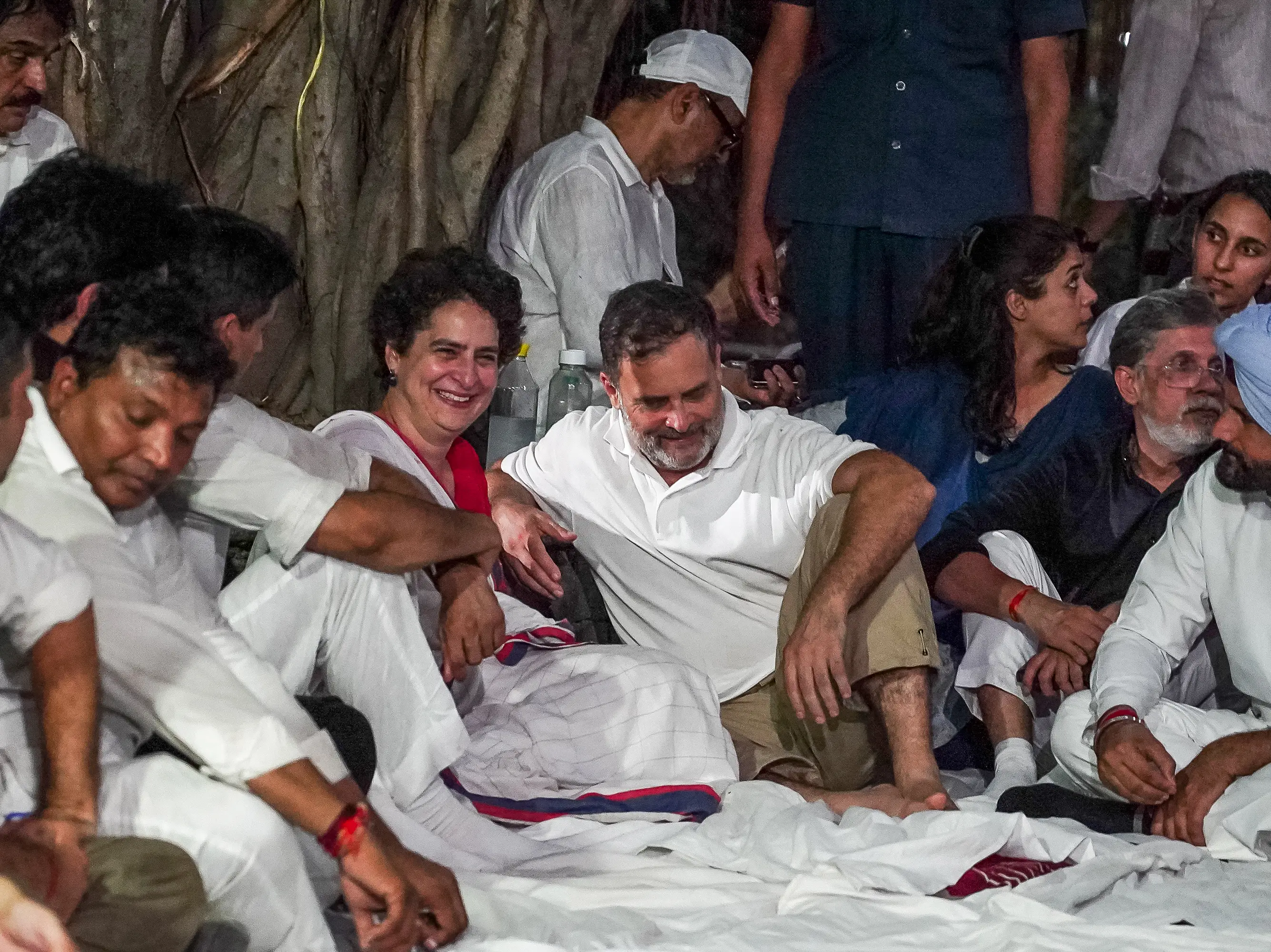 Rahul Gandhi, Priyanka Gandhi detained at Akashvani Bhavan amid protest against CEC Rahul Gandhi, Priyanka Gandhi detained at Akashvani Bhavan amid protest against CEC