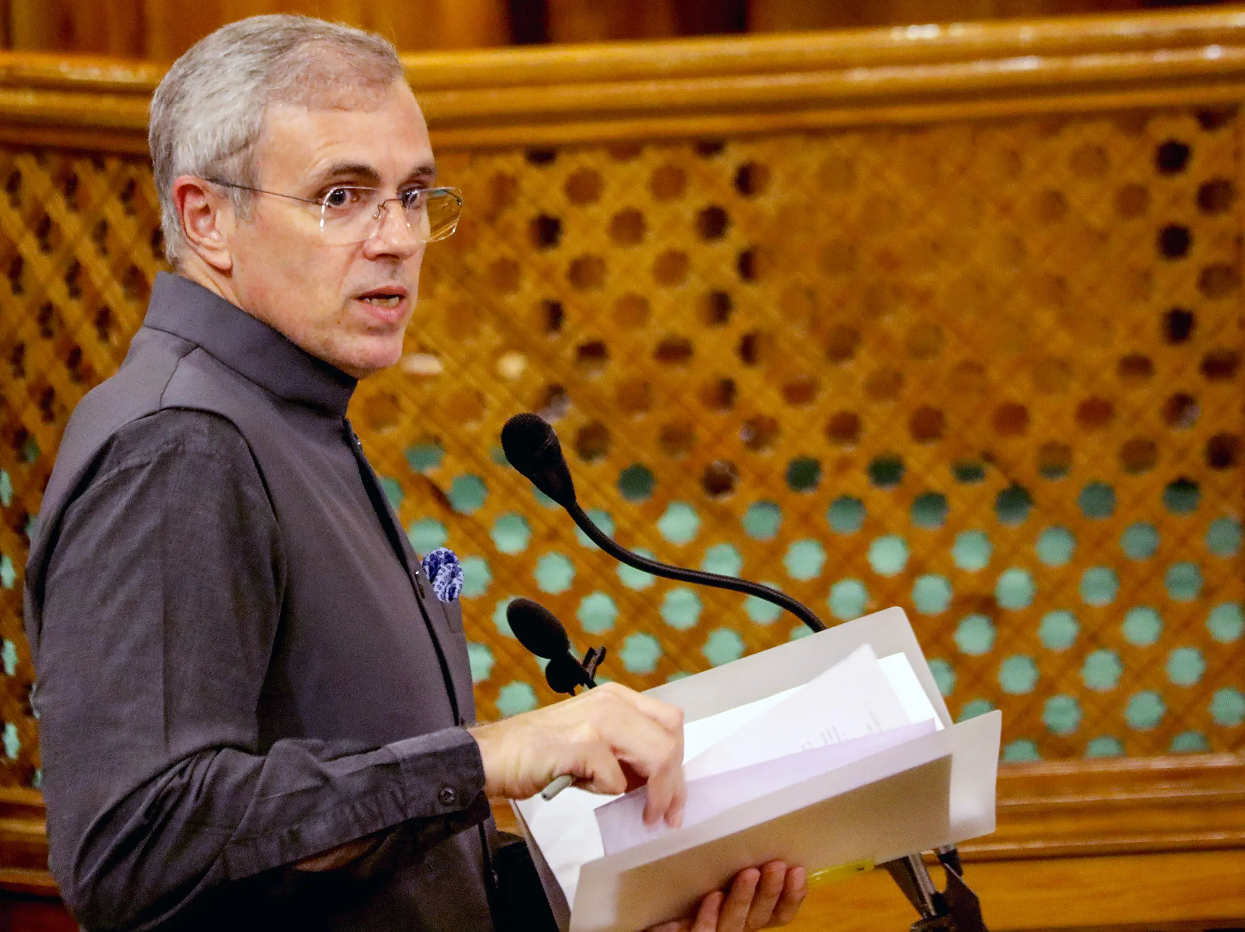 Omar Abdullah congratulates PM Modi on 25 years of electoral wins, questions government response to CEC allegations Omar Abdullah congratulates PM Modi on 25 years of electoral wins, questions government response to CEC allegations