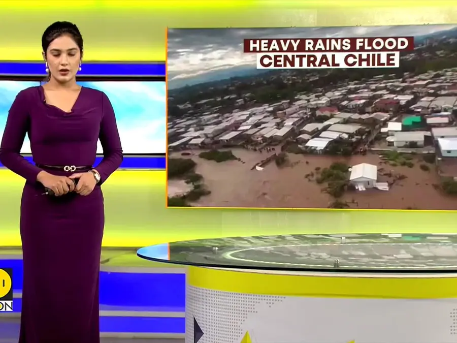 Chile floods: Helicopters rescue flood-trapped families