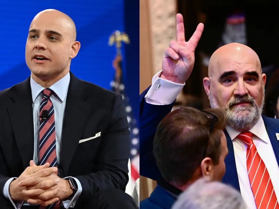 Trump distances himself from senior political advisers over work for pro-Russian government Trump distances himself from senior political advisers over work for pro-Russian government