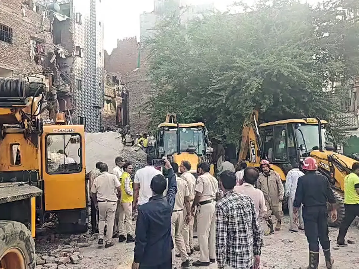 Delhi Seemapuri Building Collapse Death Toll Rises to Four