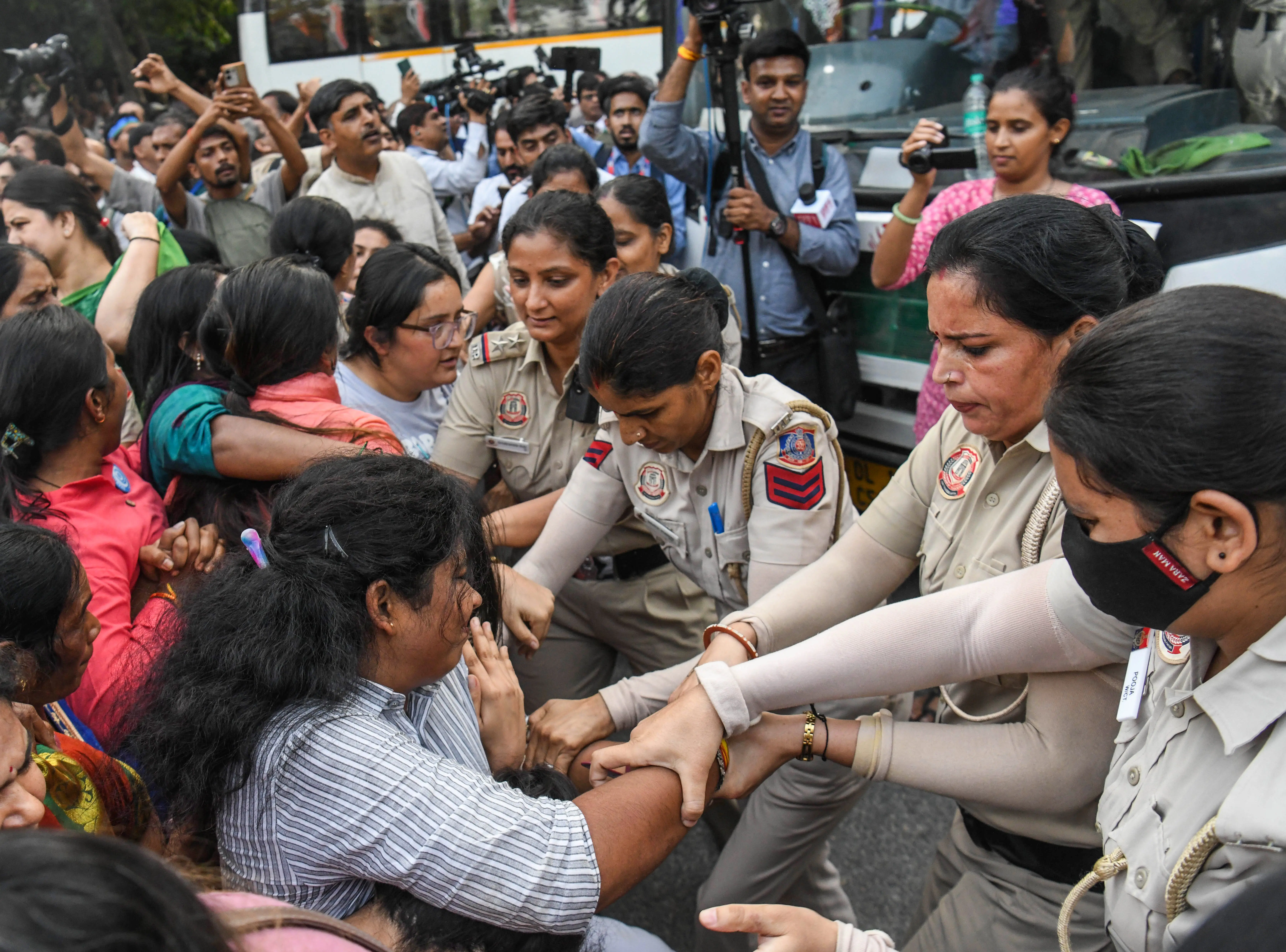 Delhi Police urges journalists to ‘keep a little distance from protesters’ amid molestation row
