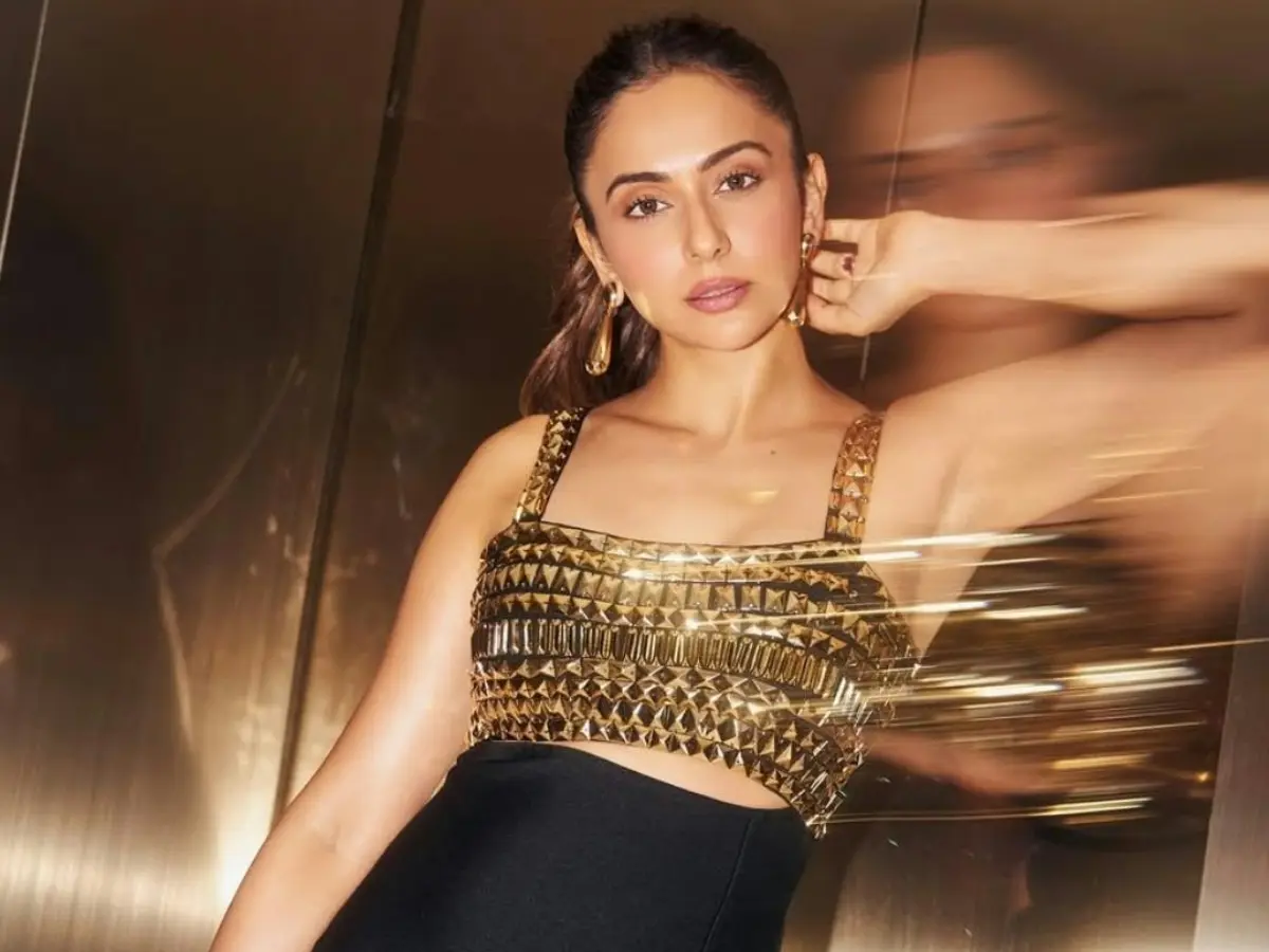 Modern Metallic and Obsidian Chic