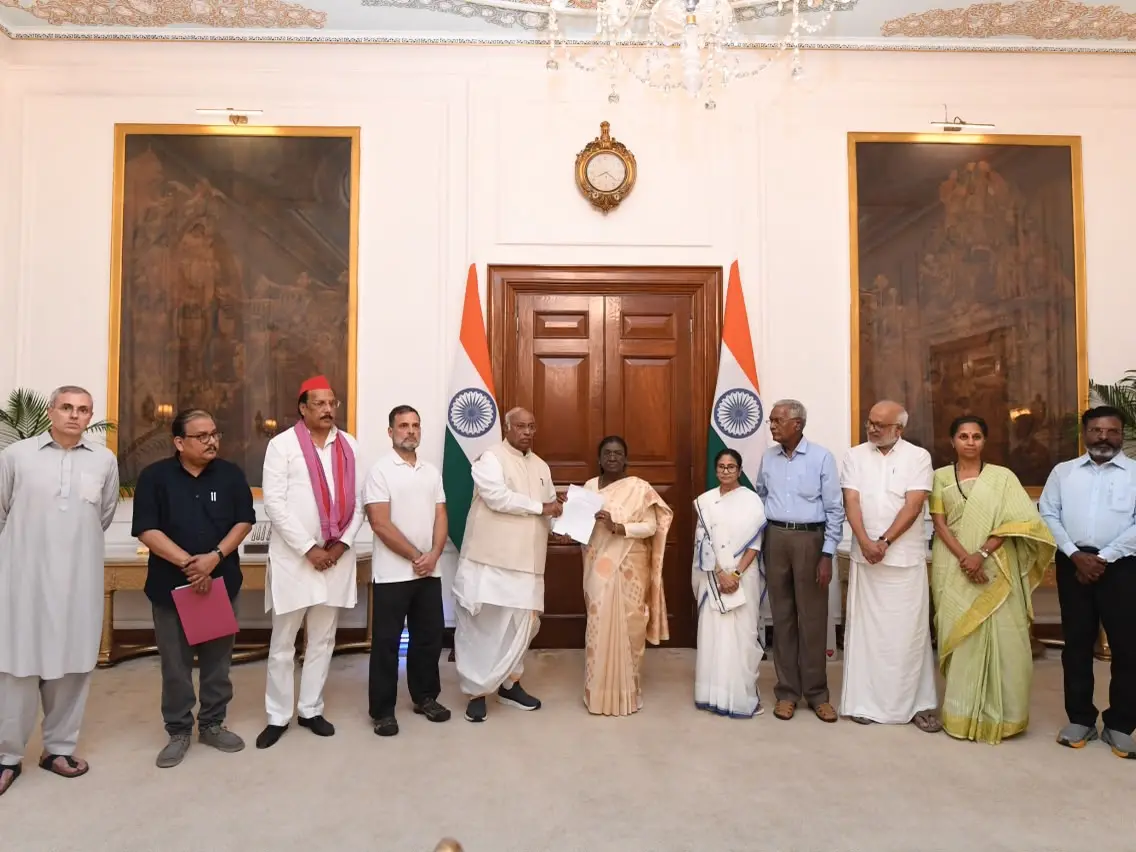 From CEC’s resignation to paper ballots: INDIA bloc’s 4 demands to President Murmu From CEC’s resignation to paper ballots: INDIA bloc’s 4 demands to President Murmu