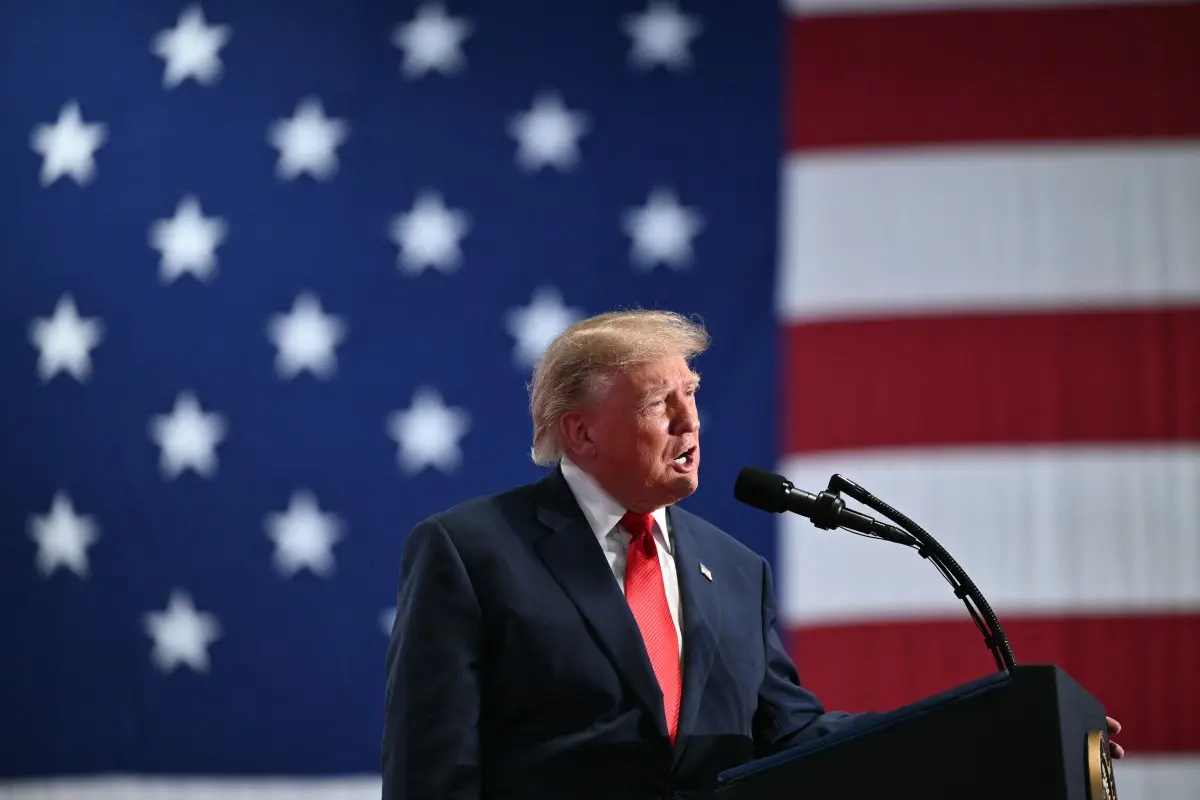 Trump on cmpaign blitz threatens Iran with destruction if they don't give US 'everything'