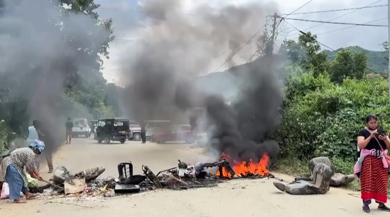 5 killed in fresh Kuki-Naga clashes in Manipur, 10 houses torched