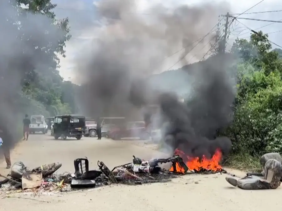 5 killed in fresh Kuki-Naga clashes in Manipur, 10 houses torched