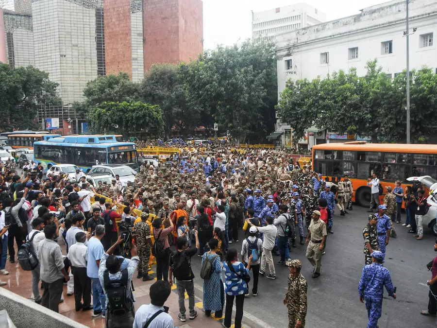 Delhi Metro shuts 6 stations, major traffic curbs imposed ahead of INDIA bloc protest: Check routes here
