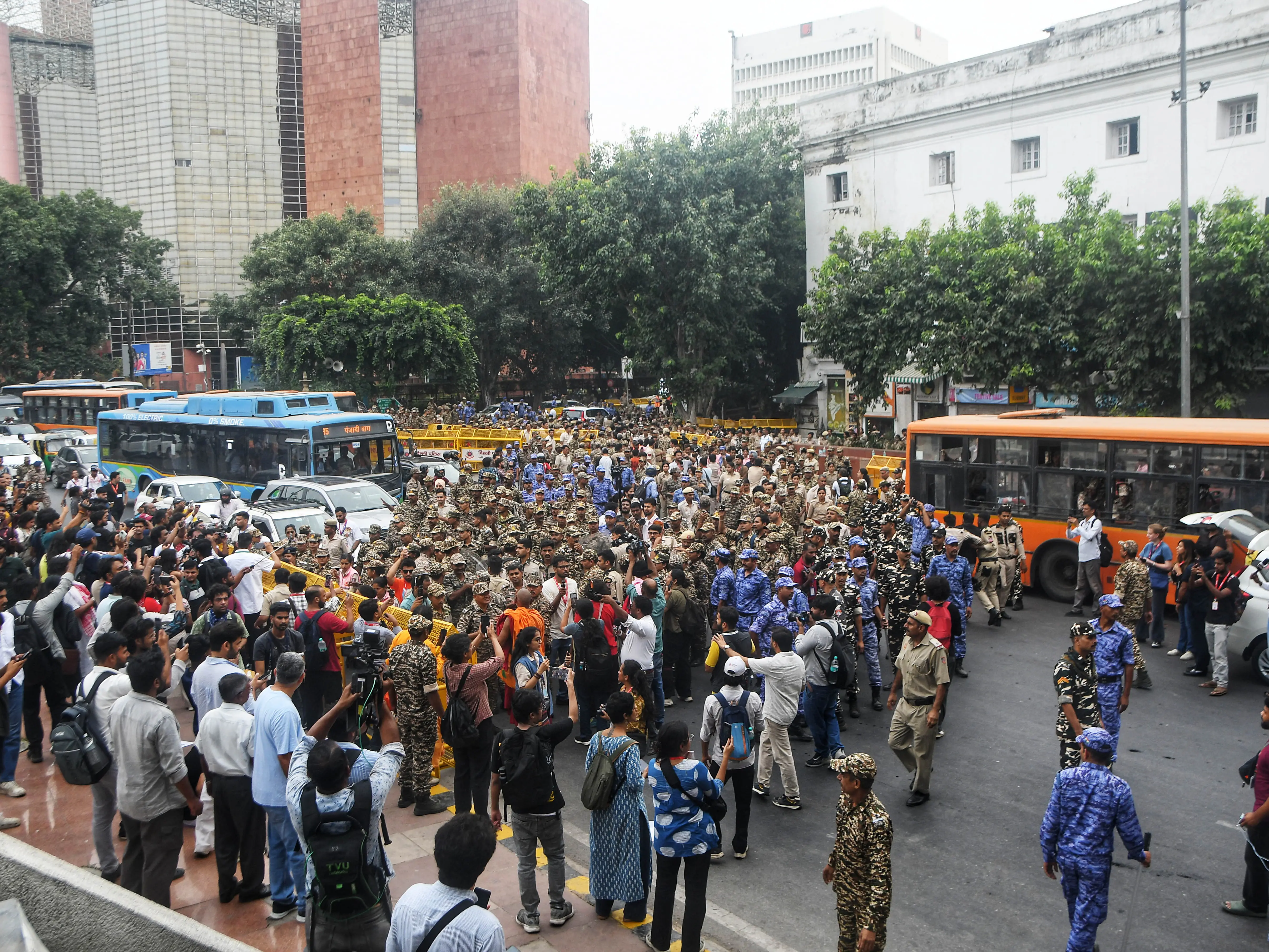 Delhi Metro shuts 6 stations, major traffic curbs imposed ahead of INDIA bloc protest: Check routes here Delhi Metro shuts 6 stations, major traffic curbs imposed ahead of INDIA bloc protest: Check routes here