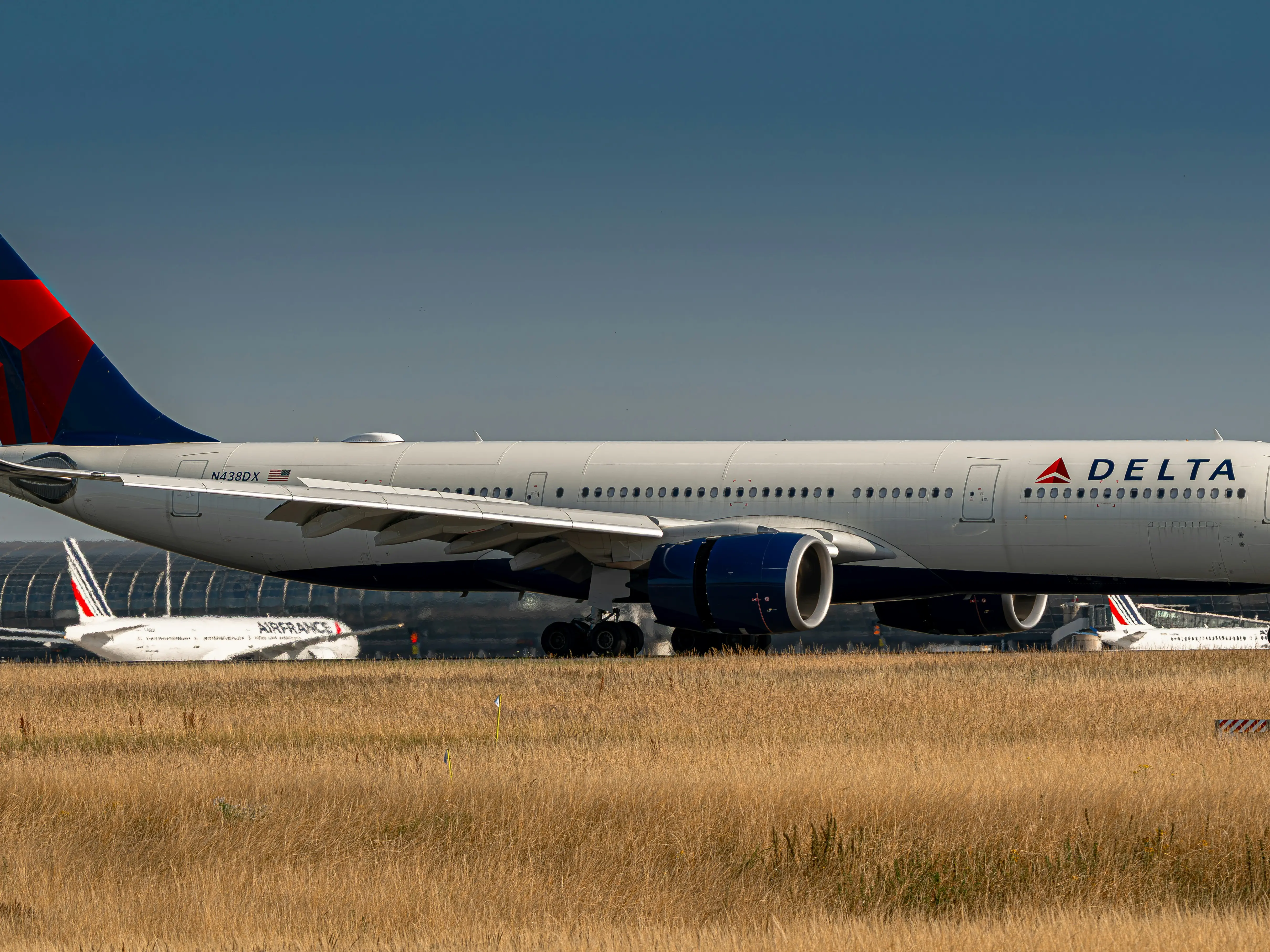 Delta flight from New York to Israel evacuated following bomb threat Delta flight from New York to Israel evacuated following bomb threat