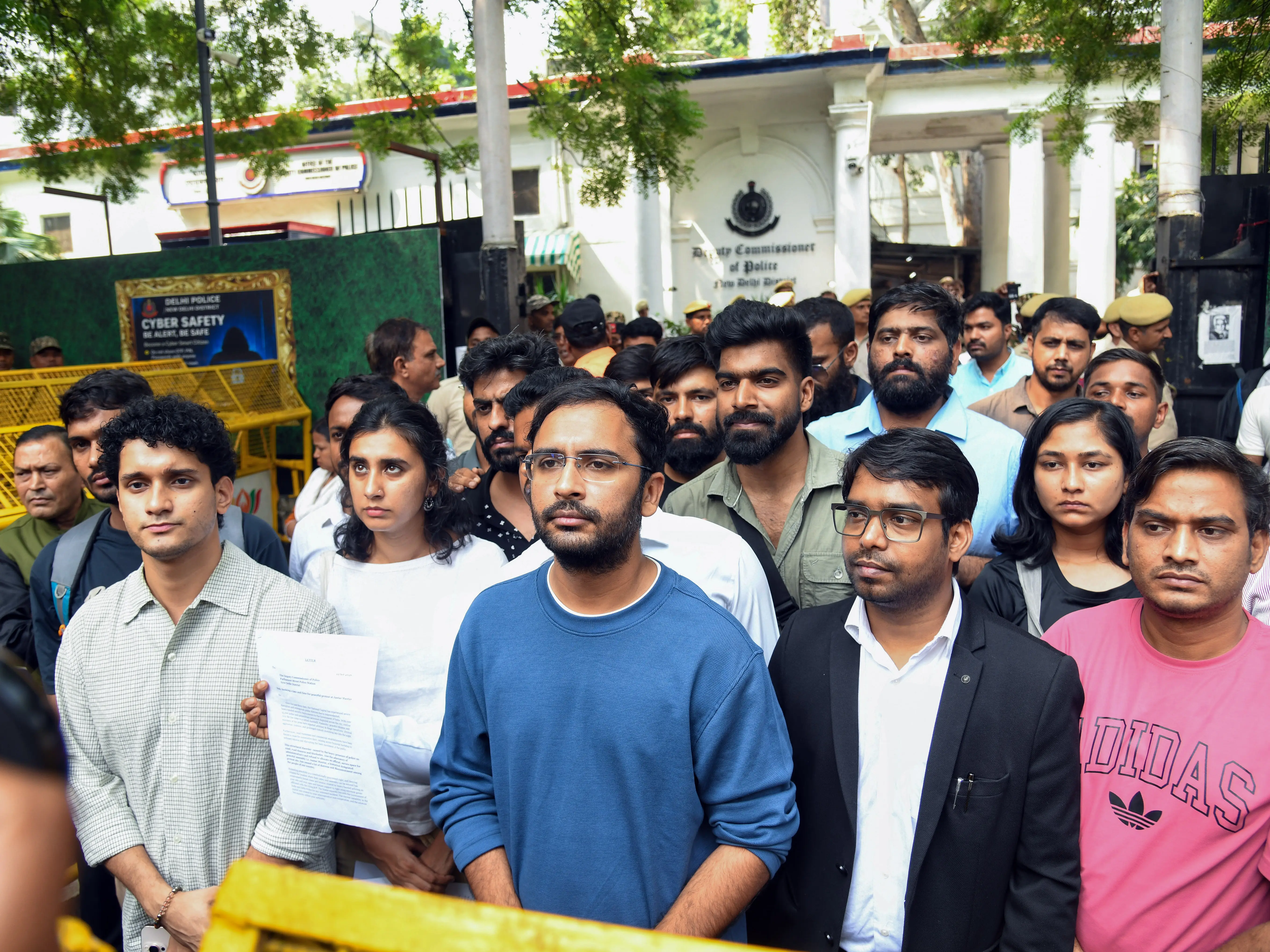 Delhi Police arrest Cockroach Janta Party's Saurav Das, Ashutosh Ranka, Ajinkya Shinde in Jantar Mantar case, to be produced before court Delhi Police arrest Cockroach Janta Party's Saurav Das, Ashutosh Ranka, Ajinkya Shinde in Jantar Mantar case, to be produced before court