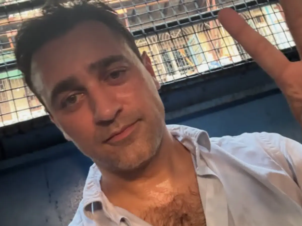 Actor Imran Khan asked to leave India by the Mumbai Police days after participating in CJP-led protest Actor Imran Khan asked to leave India by the Mumbai Police days after participating in CJP-led protest