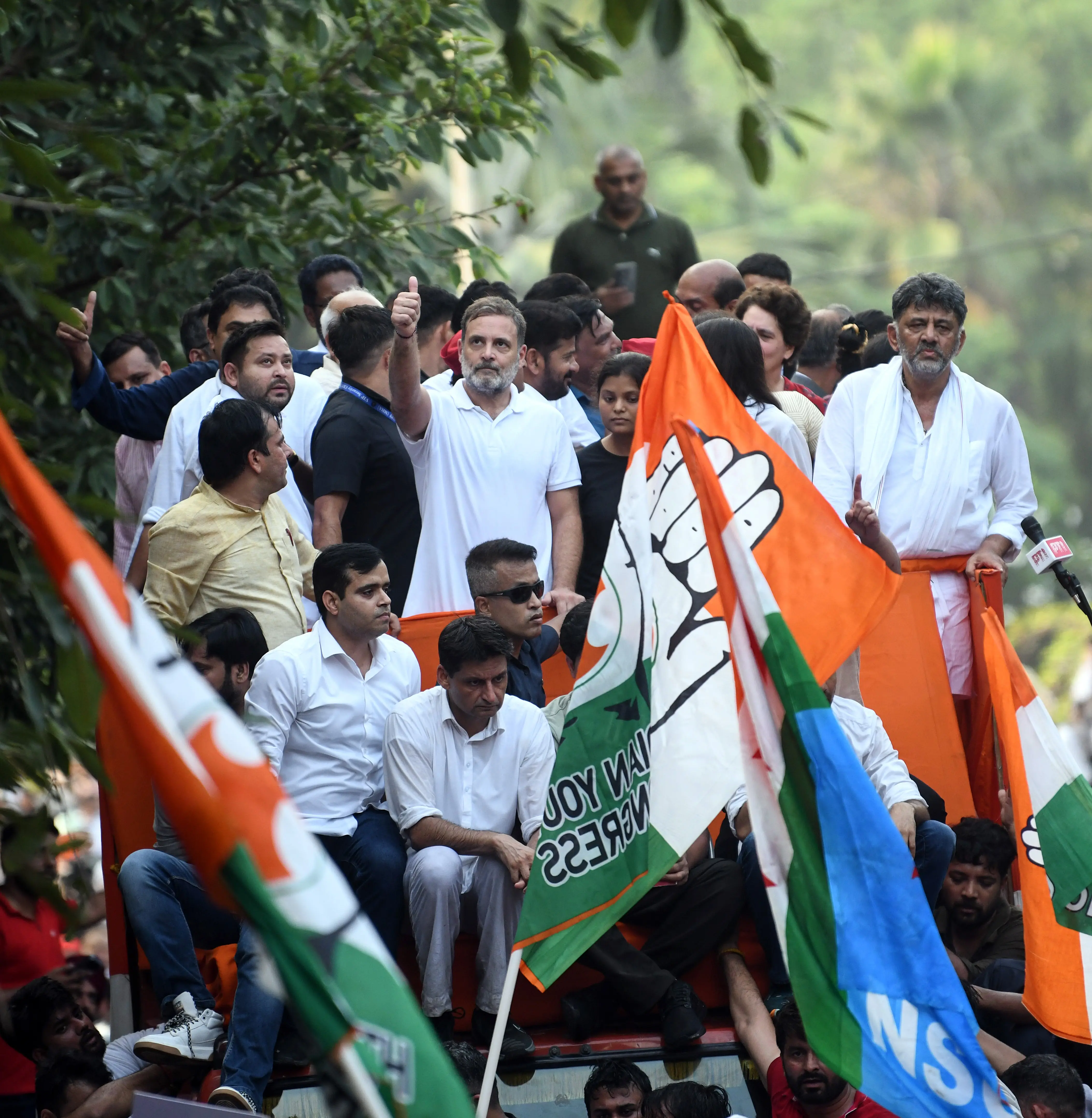 'We are not sitting in ivory towers, we are aware': SC issues notice to Rahul Gandhi, Akhilesh Yadav