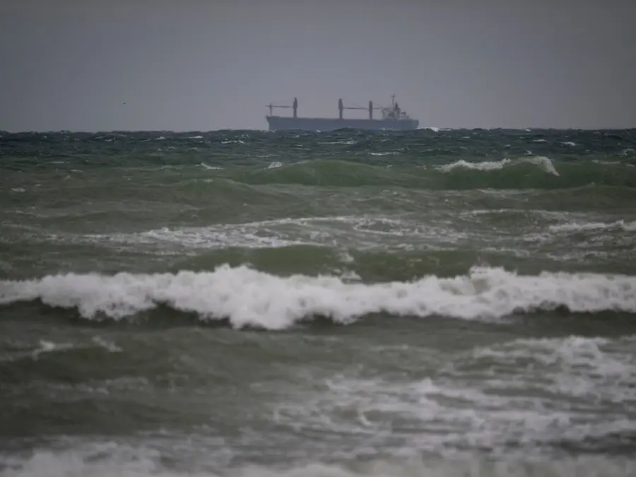Black Sea on edge: Two tankers catch fire in Romanian waters, seven sailors missing