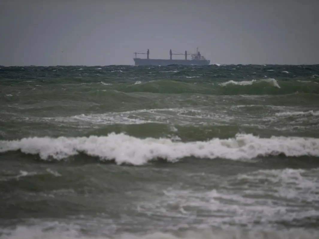 Black Sea on edge: Two tankers catch fire in Romanian waters, seven sailors missing Black Sea on edge: Two tankers catch fire in Romanian waters, seven sailors missing
