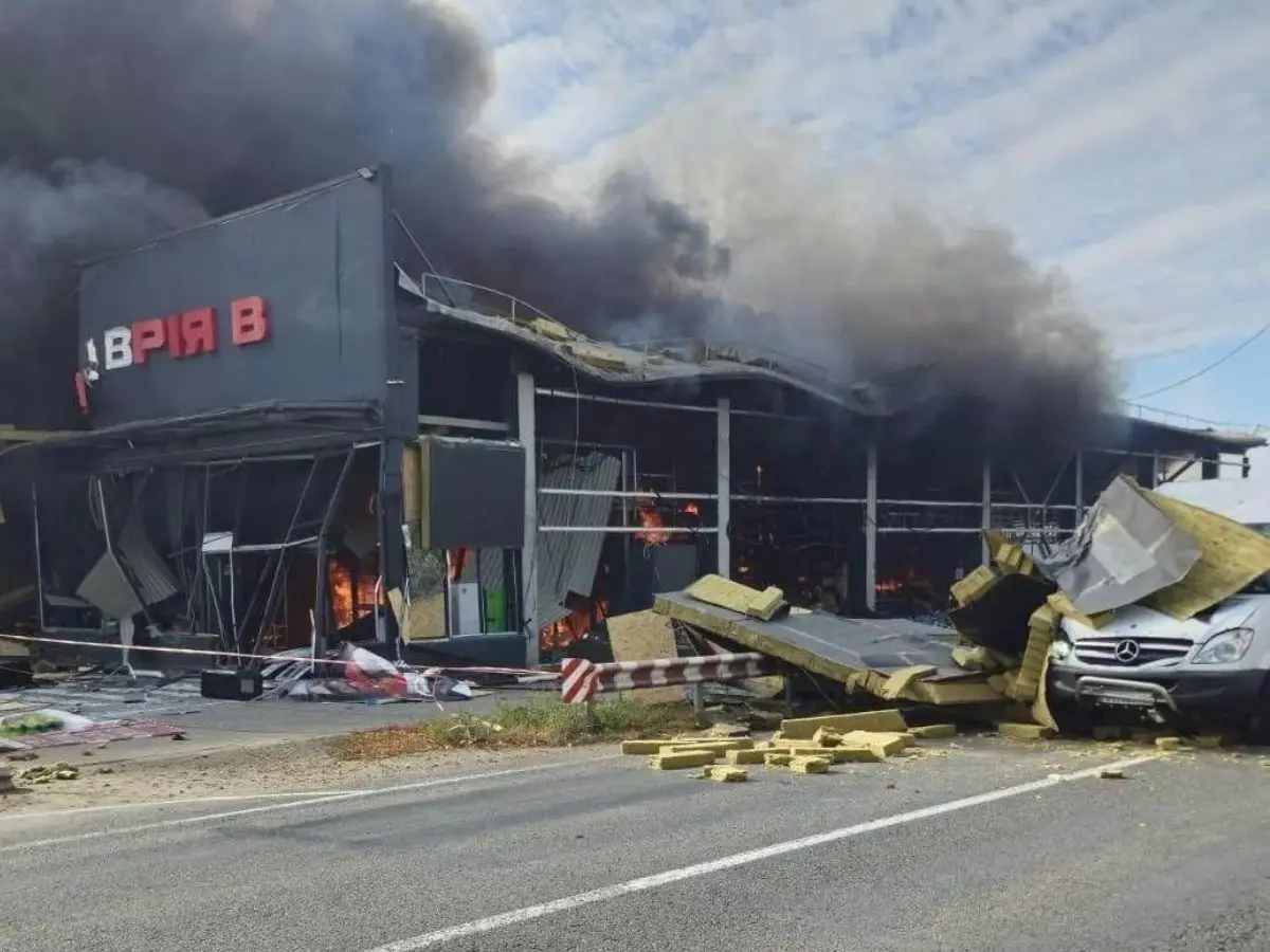 VIDEO | Moment Russian jet-powered drone hits Ukraine supermarket; Zelensky warns against easing sanctions VIDEO | Moment Russian jet-powered drone hits Ukraine supermarket; Zelensky warns against easing sanctions